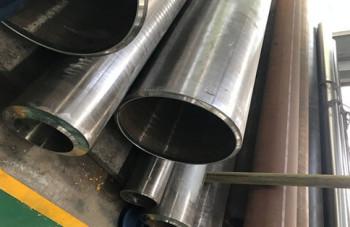 China High Temperature Resistance Alloy Steel Tube for Heavy Duty Applications for sale