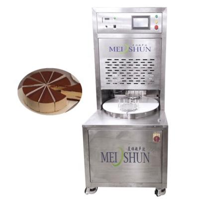 China Commercial Round Cake Cutter and Paper Sourcing Divider Inserting Machine for Jelly Mousse Cakes Pastry Industry for sale