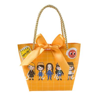 China Recyclable Tote Paper Bag With Custom Euro Handbag Shape Logo for sale