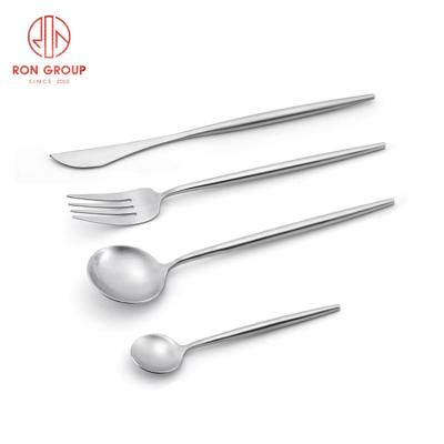 China Stocked Luxury Porcelain Factory Wedding Events Cutlery Set Silver Flatware Sets Silverware for sale