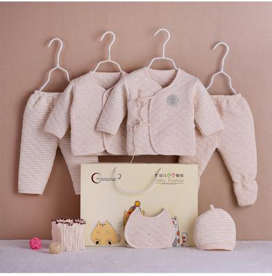 China Antibacterial Cotton Infant Solid Clothes Newborn Unisex Baby Clothing Set Gift Box Sleep Suits for sale