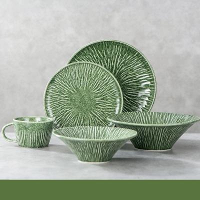 China Sustainable Radial Stripe Shaped Ceramic Porcelain Dinnewarer Set Green Salad Pasta Bowl And Dish for sale