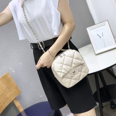 China Diamond Lattice Shoulder Small Bag Korean Small Square Chain Messenger Bag High Quality Best Women's Crossbody Bag for sale