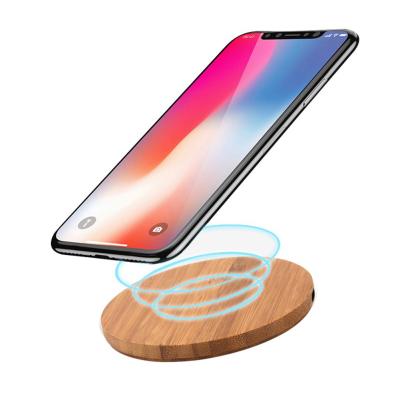 China Smartphone Power Bank 10W Qi Bamboo Wireless Charging Wooden Wireless Charger for sale