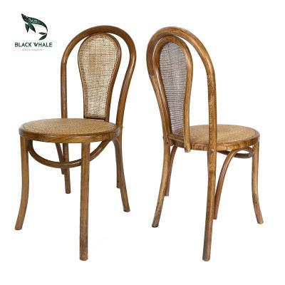 China Antique Accent Rattan Dining Chairs Sedie Cadeiras Sillas Factory Wholesale Round Back Wooden Stackable Restaurant Wedding Dinner Rattan Dining Antique Accent Chairs for sale