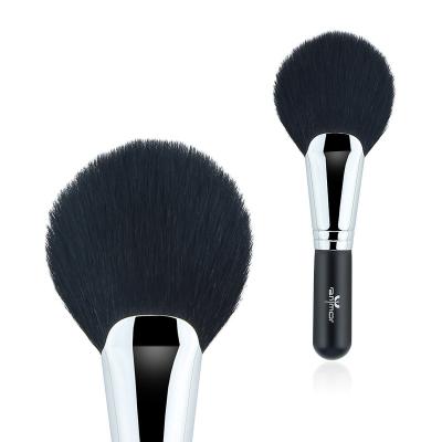 China Fan Brush High End Squirrel Hair Highlighting Makeup Brush With Wooden Handle for sale