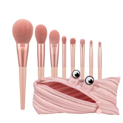 China Angular Blush 8Pcs Make Up Brush Set for Eeyshadow Base with Travel Bag Custom Logo Makeup Brush for sale