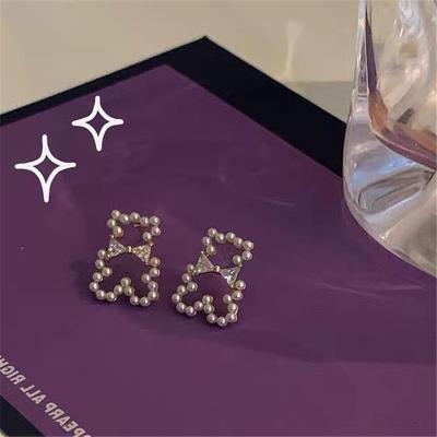 China CLASSIC 925 Sterling Silver Earrings Bear Shape Pearl Stud Earrings For Women Girlfriend Birthday Gift for sale