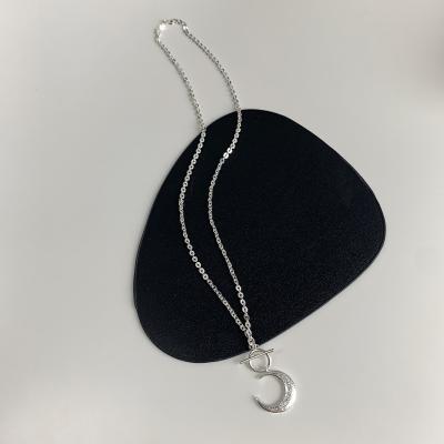 China Fashionable Elegant Necklace Vershal B-36 Silver Plated Unique Shining Moon Pendant Necklace For Women for sale