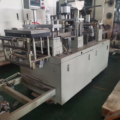 China Gebruikte automatische thermovormende machine voor huisdieren Cup Cover Lid Thermoforming Vacuümvormmachine Te koop