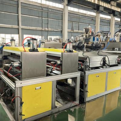 China Velocidad de extrusión continua Extrusora de plástico de tornillo único con cabeza de extrusión personalizada en venta