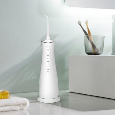 中国 水防水歯科Flosser Irrigatorのウォーター ジェット250mlスマートで再充電可能な旅行口頭Irrigator IPX7 販売のため