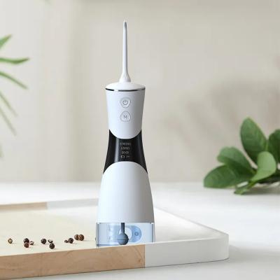 China Waterproof 300ml Portable Water Flosser 1800mAh Teeth Clean for sale