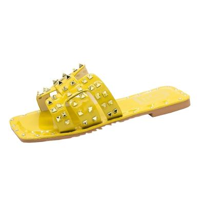 China New Fashion Anti-odor Rivet Low Slippers Low Price Women's Multi Color Heel Slippers In Summer for sale