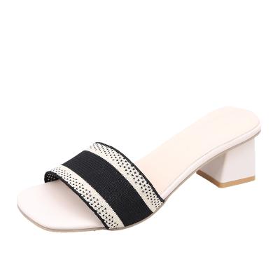 China New Fashion Trend Fashion Square Root Sandals Summer Ladies Comfortable Sandals Square Heel Wholesale Slippers for sale