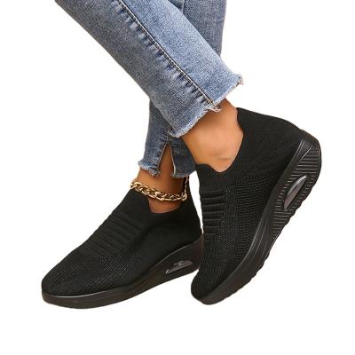 China 2022 Fashion New Trend Style Flight Weaving Hombre Women Running Shoes Tennis Breathable Unisex Casual Sneakers For Women for sale