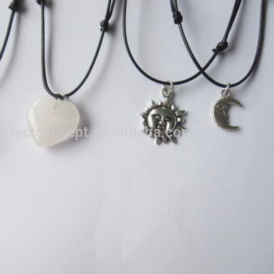 China Natural Stone Heart Rose Sun Pendant Necklace Moon Necklace Set Quartz Necklace Natural Stone for sale