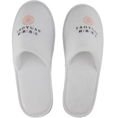 China High Quality Colorful Cheap Closed Toe Spa Slippers for sale