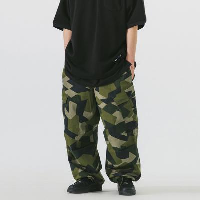 China High Quality 100%Cotton Anti-Wrinkle Wide Leg Camouflage Oversized Cargo Pants For Men for sale