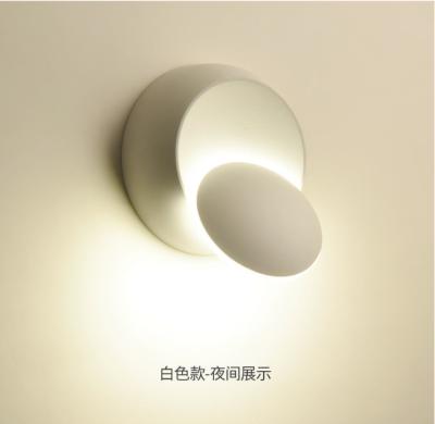 China 360 Degree Modern Modern Rotate Adjustable Living Room Bedside Hallway Sidelight LED Light Beam Minimal Wall Light Fixture for sale