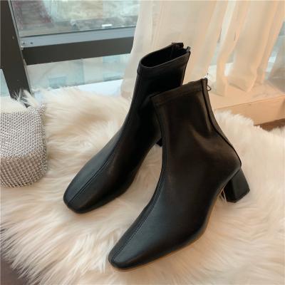 China 2021 new light weight booties train women's shoes fall winter use Dr. Comfortable Breathable Soft martens outer leather boots for sale