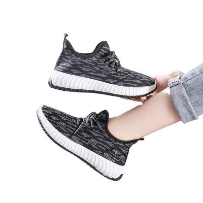 China New Quick-drying Women's Sports Canvas Shoes Cloth Fashion Thickened Bottom Running Shoes Women's 2021 Coconut Sports Shoes for sale