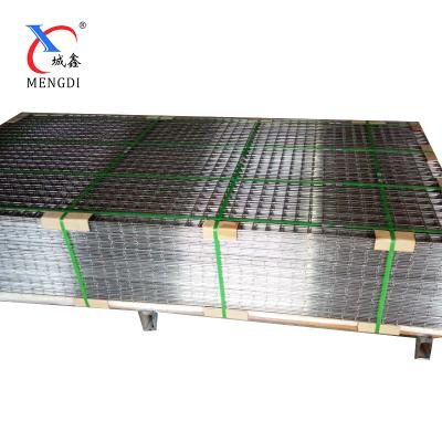 China 12 Gauge Hot Dipped Galvanized Welded Cages Wire Mesh Fence Panels for sale