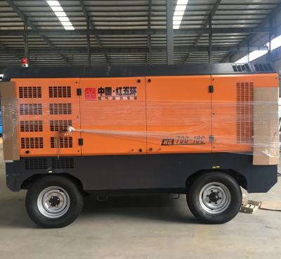 China HG700-18 Lubricated Air Compressor 18bar 18m3/min 194kw Mobile Mine Drilling Lubricated Diesel Screw for sale