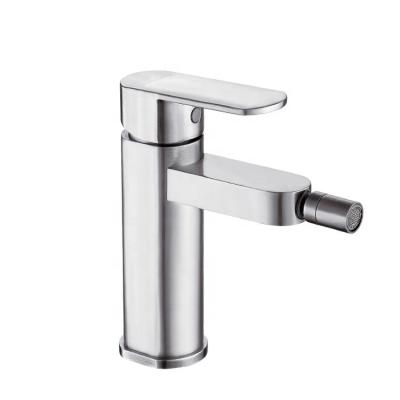 China Modern Chrome Square Bidet Shower Muslim Toilet Single Handle Bidet Faucet Mixer for sale