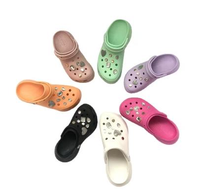 China 2022 diam0ndSummer EVA Anti-Slippery Women Men Slippers Massage Sandals Unisex Clogs Shoes Classic EVA IncreasedGarden Hole Clogs Shoes for sale