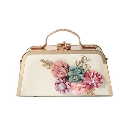 China New Fashion Flower Female Clutch Bag Evening Handbags For Women Cross Body Bag With Chain for sale