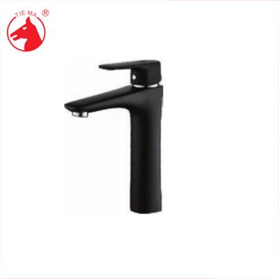 China Metered Faucets Single To Handle Matte Black Brass Copper Body Basin Faucet en venta