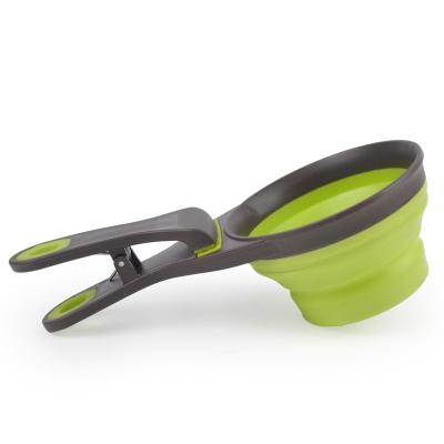 China Hot Sale Stored Collapsible Dog Food Scoop With Bag Clip Collapsible Pet Food Scoop Pet Bowl Supplies for sale