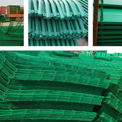 China Easily Assembled Bilateral Farm Net Barrier Netting Net Barrier Net Fence Easily Assembled Direct Selling Road Garden Netting Scenic Area Fence for sale