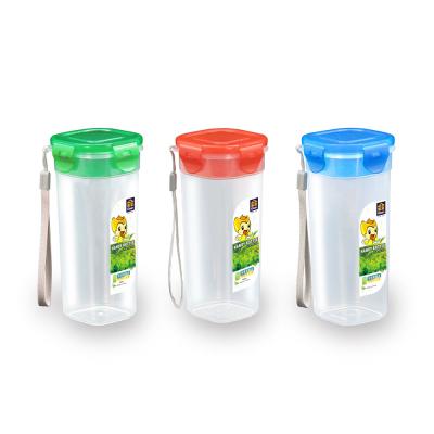 China Sustainable Square Drinking Water Cup 500ml BPA FREE Plastic Tea Cup With Filter for sale