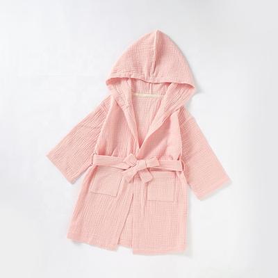 China 2022 New Design Sustainable Organic Muslin Cotton Hooded Baby Bathrobe Baby Towel for sale