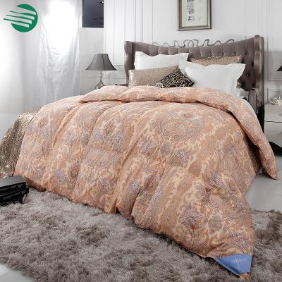 China Ultimate Home Colorful Lightweight Soft Winter Down Comforter Indoor for sale