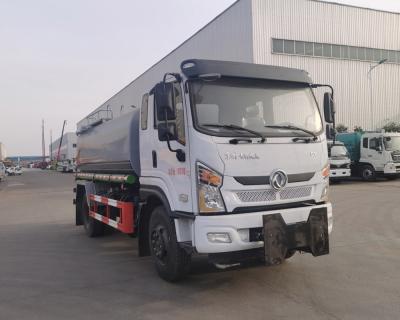 China High Capacity Guardrail Cleaning Truck 9.61 Cubic Meters Stable Operation for sale