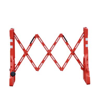 China PE Expandable PE Crash Barrier With Reflective Sleeves for sale