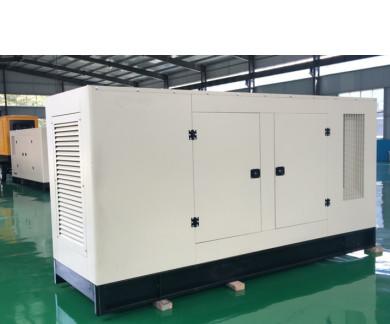 中国 110V / 220V 150KWの自然なガソリン式の電気発電機セットの馬小屋の性能 販売のため