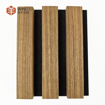 Cina Luxury Wood Slat Acoustic Panel Elegante ed Efficiente Soluzione Sonora in vendita