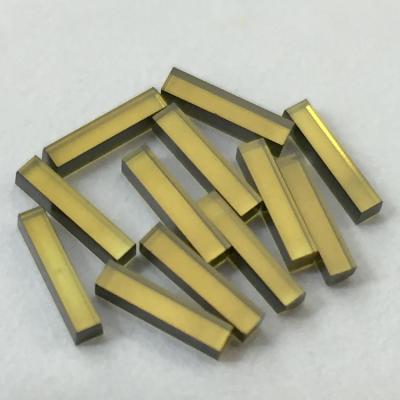 中国 シングルクリスタル合成工業ダイヤモンド Hpht CVD ダイヤモンドログ 4x 0.7x 0.7mm 販売のため