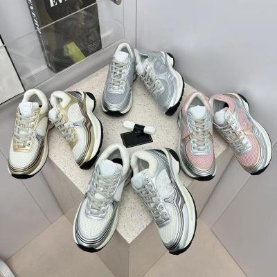 China Fashion Trend 2023 Luxury Designer Cushion Famous Brands Fashion Running Sports Sneakers for sale