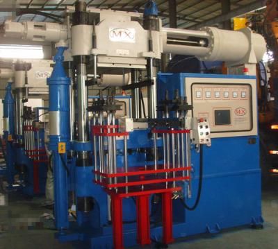 China Horizontal Injection Molding Machine With Double Helical Loop Temperature Control for sale