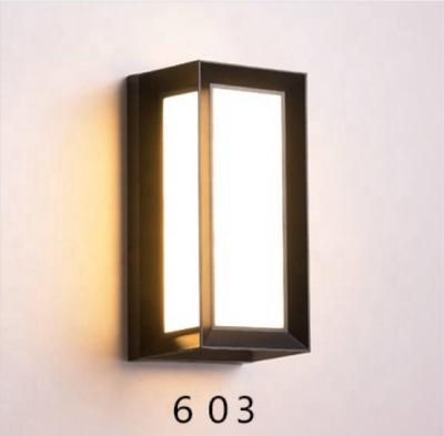 China Modern IP65 Indoor Outdoor Modern Bedroom Reading Through Adjustable LED Wall Lamp 18W Cube LED Wall LightHot Selling Products for sale