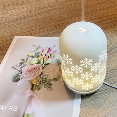 China Mini Spray 100ml Hotel Humidifier Small Appliances Smart Modern Essential Oil Humidifier Ceramic Aroma Diffuser for sale