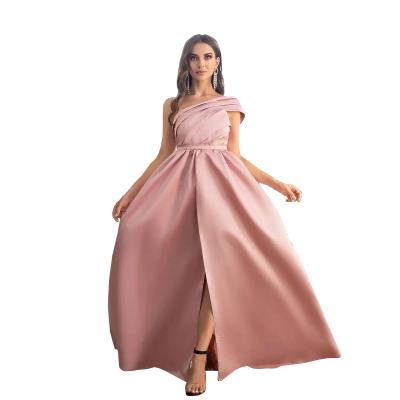 China 2022 anti-static new one shoulder fashionable diagonal dress long split dress solid wrinkled evening dress for sale