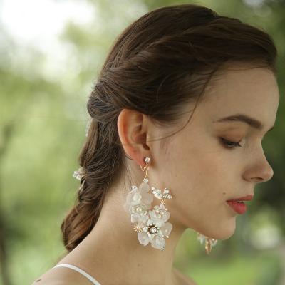 China TRENDY Flower Fashion Crystal Bridal Earring For Weddings Pending Earring Jewelry for sale