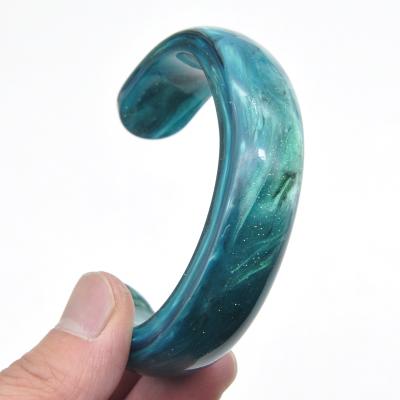 China Environmental Friendly Fashion Cuff Bangle Bright Colorful Wide Open Chunky Acrylic Bangle for sale