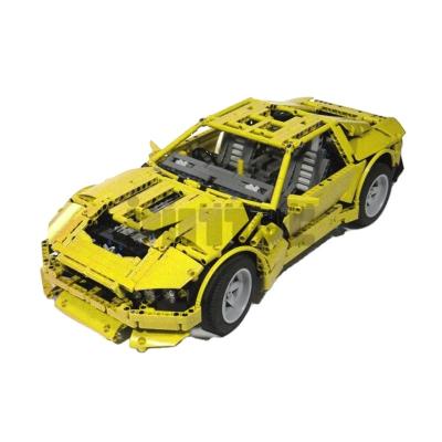 China Plastic Blow V12 Coupe Version Static Version Boy Gift Splicing Assembly 2106pcs Quality Moc-0587 Building Block Tech Assembly for sale